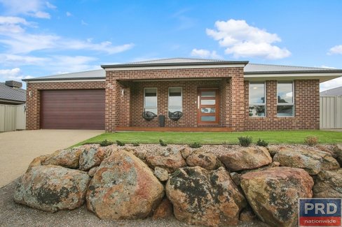 66 Lawson Circuit, LAVINGTON NSW 2641