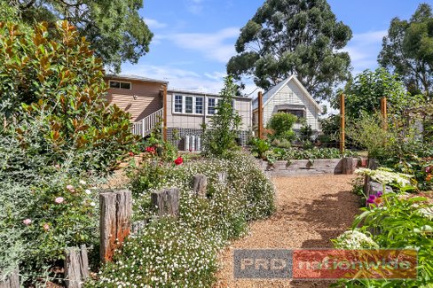 66 Main Street, GORDON VIC 3345