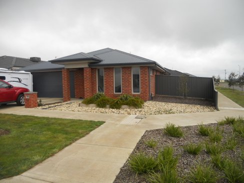 67 Warburton Drive, Lucas VIC 3350