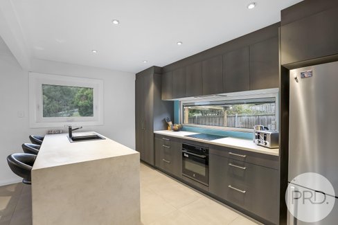 68 Begonia Street, LINDISFARNE TAS 7015