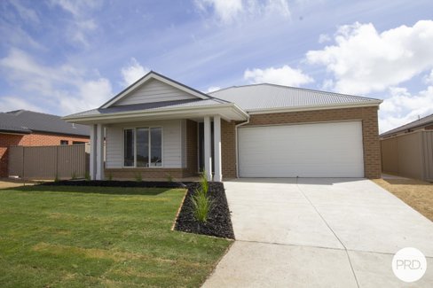 68 Elegante Road, WINTER VALLEY VIC 3358