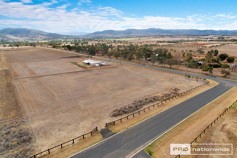 68 Falcon Drive, TAMWORTH NSW 2340