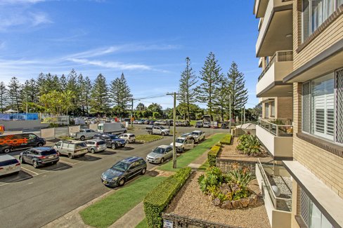 6/82 The Esplanade, Burleigh Heads QLD 4220