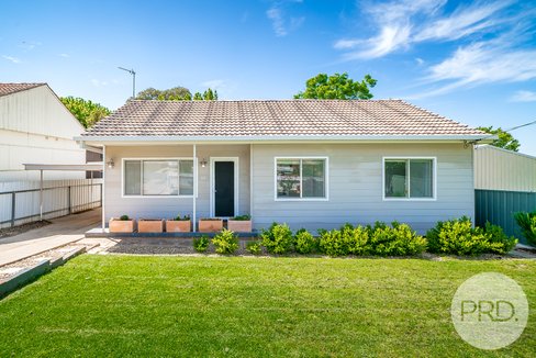 69 Grove Street, KOORINGAL NSW 2650