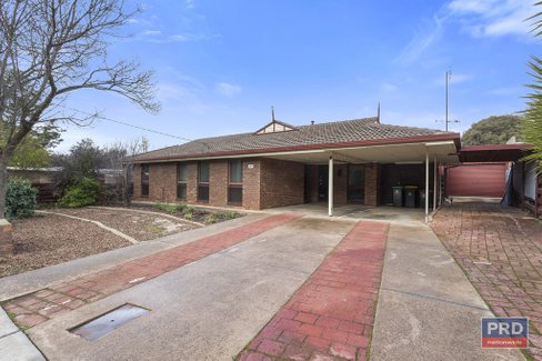 69 Reservoir Road, STRATHDALE VIC 3550