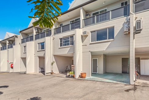 69/3 Eshelby Drive, CANNONVALE QLD 4802