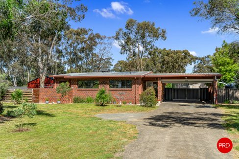 696 Midland Hwy, HUNTLY VIC 3551