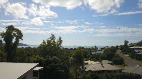 6A Yachtsman Parade, CANNONVALE QLD 4802