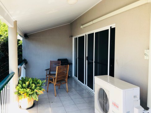 6B/10 Island Drive, CANNONVALE QLD 4802