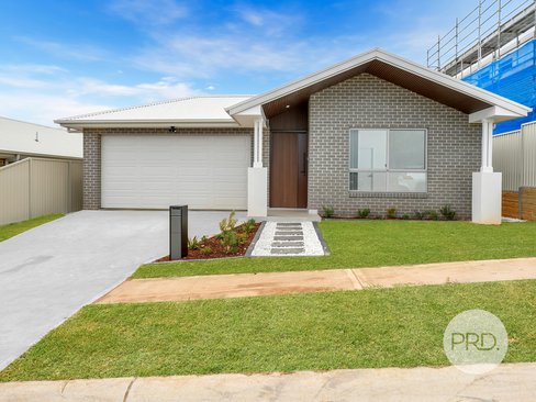7 & 7A Skyline Street, MENANGLE PARK NSW 2563