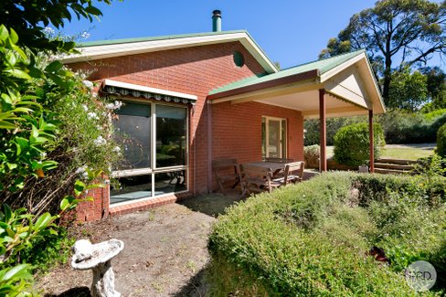 7 Acacia Court, LINTON VIC 3360
