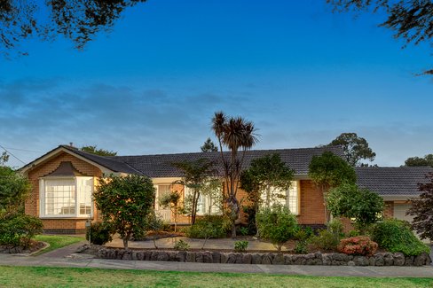 7 Aminga Avenue Doncaster East 3109