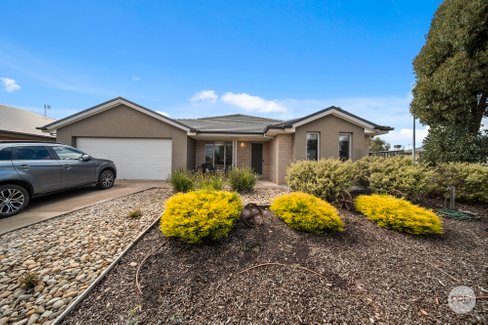 7 Aspect Drive, HUNTLY VIC 3551