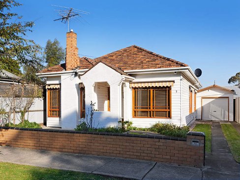7 Austin Crescent East  Yarraville 3013