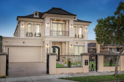 7 Barry Road Burwood East 3151