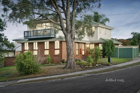 7 Binowee Avenue Yallambie 3085