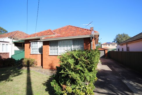 7 Bonalbo Street, KINGSGROVE NSW 2208