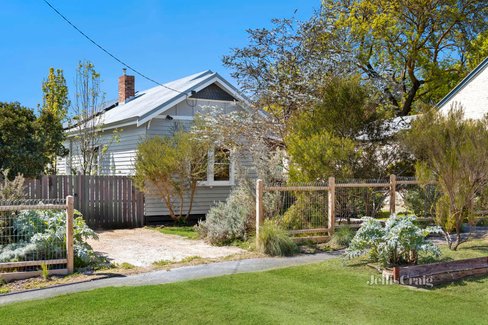 7 Campbell Street Castlemaine 3450