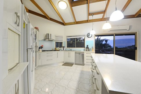 7 Country Road, CANNONVALE QLD 4802