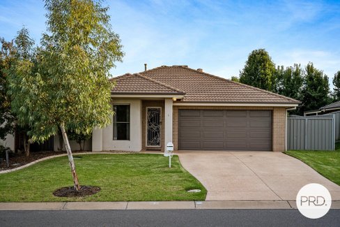 7 Firetail Street, THURGOONA NSW 2640