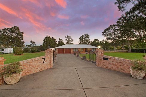 7 Forsythe Parade, BLACK HILL NSW 2322