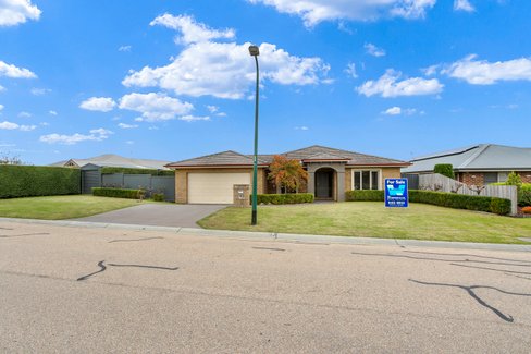 7 Gatehouse Drive, Eastwood