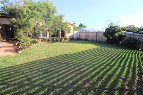 7 Girraween Grove, ASHMORE QLD 4214