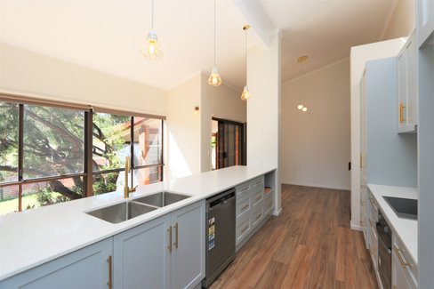 7 Girraween Grove, ASHMORE QLD 4214