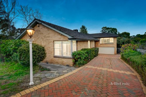 7 Glendowan Road Mount Waverley 3149