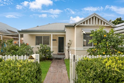7 Kensington Lane, DAPTO NSW 2530
