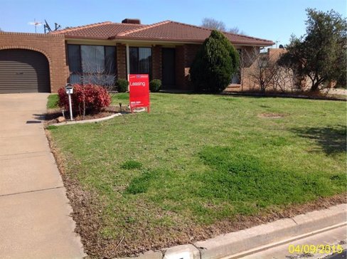 7 Langi Crescent, GLENFIELD PARK NSW 2650