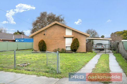 7 Leawarra Crescent, DELACOMBE VIC 3356