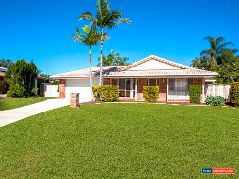 7 Lomond Court, VARSITY LAKES QLD 4227