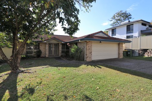 7 Manoora Place, ASHMORE QLD 4214