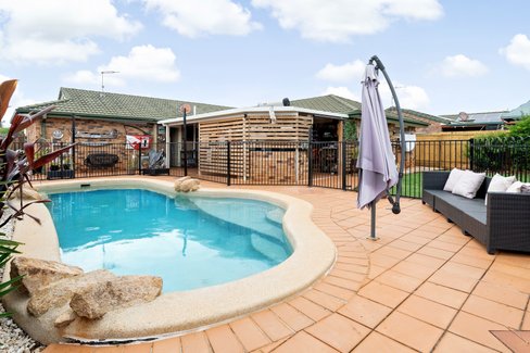 7 Mashie Place, REDLAND BAY QLD 4165