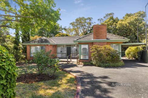 7 Meadow Crescent Mount Waverley 3149