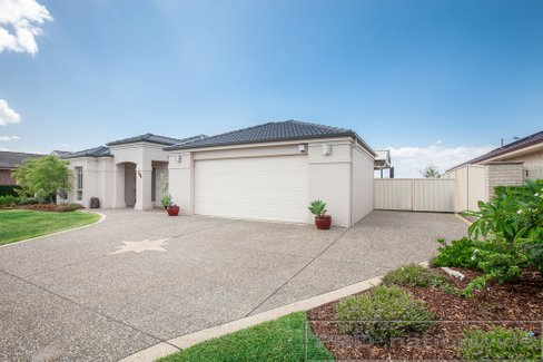 7 Peterson Parade, THORNTON NSW 2322