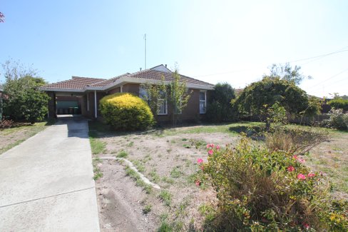 7 Phillip Street, WENDOUREE VIC 3355