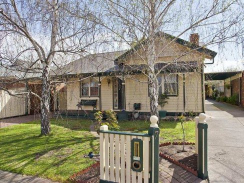 7 Raleigh Grove Essendon North 3041