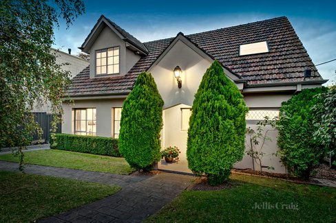 7 Riverside Drive Kew East 3102