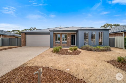 7 Sampson Place, MARONG VIC 3515