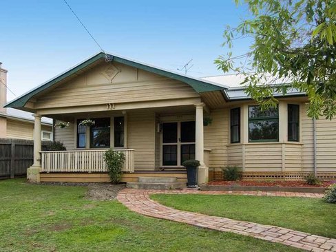 7 Shannon Avenue Hamlyn Heights 3215