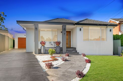 7 Stephen Place, ROSELANDS NSW 2196