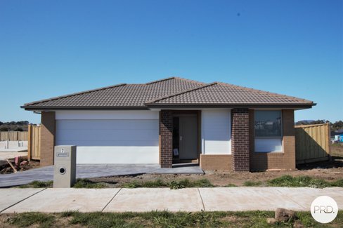 7 Sundance Boulevard, WINTER VALLEY VIC 3358
