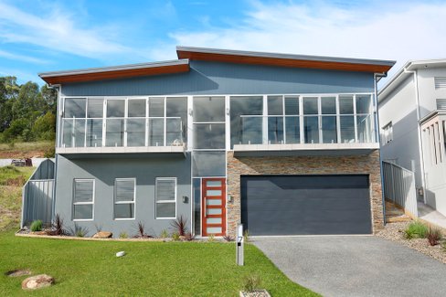 7 Valley View Crescent, ALBION PARK NSW 2527