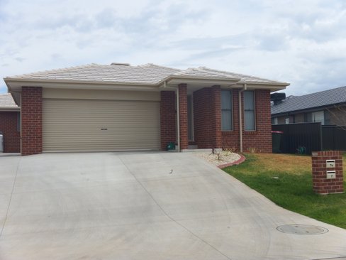 7 Wagtail Close, TAMWORTH NSW 2340