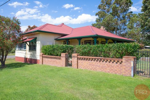 7 West st, GRETA NSW 2334