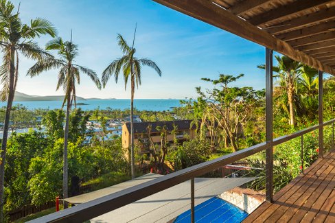 7 Woodwark Crescent, CANNONVALE QLD 4802