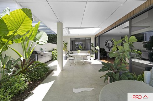 70 Acanthus Avenue, Burleigh Heads QLD 4220