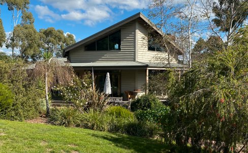 70 One Tree Hill Smiths Gully 3760